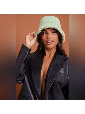 Pretty Little Thing Sage Borg Reversible Bucket Hat / one size fits most - nwt